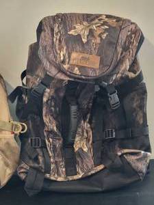 lot 202 image: Outdoorsmans Backpack Set (3)