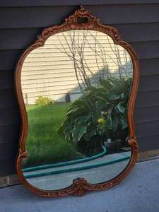 lot 210 image: Beautifully Carved Wall Mirror