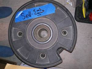 lot 129 image: Cub Cadet Wheel Weights (2)