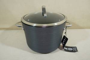 lot 115 image: Calphalon Stock Pot with Lid