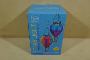 lot 121 image: Hot Air Balloon Solar Lantern