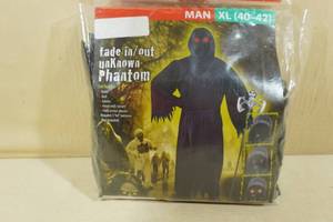 lot 136 image: Halloween Costume -Unknown Phantom Mens XL 40-42