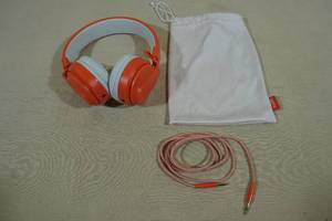 lot 176 image: Yoto Headphones