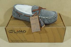 lot 186 image: Lamo Womens Britain Moc II Moccasins -Size 7, Gray