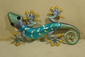 lot 191 image: Regal Art Gecko Wall Dcor 24