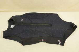 lot 197 image: Cressi 2 mm Short Neoprene Womens Wetsuit -XL5