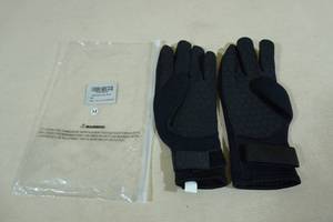 lot 203 image: Xuker 3mm Diving Gloves -Medium, Black
