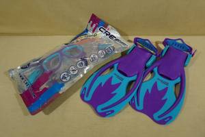 lot 214 image: Cressi Kids Snorkel Set -SM