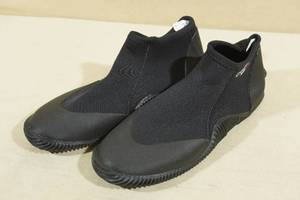 lot 217 image: Cressi Ibiza 3mm Neoprene Adult Anti-Slip Sole Diving Boots -Size 11