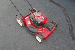lot 1K image: Craftsman 22 Self Propelled Lawn Mower