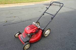 lot 1L image: Toro 22 High Wheel Recycler Mower with Forward Self-Propel