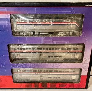 lot 2 image: Rail King Amtrak R-T-R Train Set with Proto by MTH Electric Trains