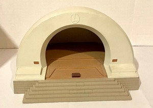 lot 24 image: Lionel Bandshell