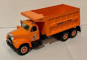 lot 25 image: Mack Dump Truck by First Gear