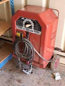 lot 837 image: Lincoln Lincwelder AC 225 Amp Arc Welder