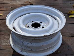 lot 857 image: 16 5-lug Rim