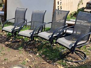 lot 864 image: Lot of (4) Swivel Rocker Patio Chairs