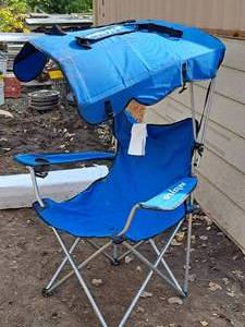 lot 866 image: Folding Camp Chair with Canopy