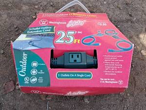 lot 871 image: Westinghouse 25 Outdoor 3-outlet Extension Cord (New in Box)