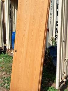 lot 875 image: Lot of (2) Hollow-Core Door 27-34x80-18