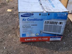 lot 879 image: Samsung 6000-BTU Air Conditioner Unit Total Coverage 14x14  150-250 (New in Box)