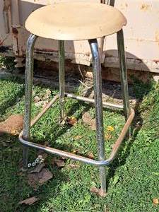lot 884 image: Bar Stool