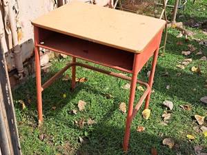 lot 887 image: Vintage School Desk