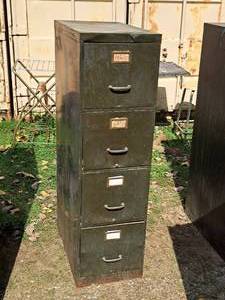 lot 889 image: Metal File Cabinet 4-drawer