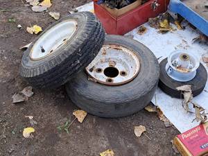 lot 898 image: Lot of (4) Spare Trailer Wheels & Rims