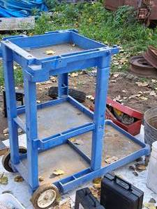 lot 915 image: Plastic Utility Cart 3-tier
