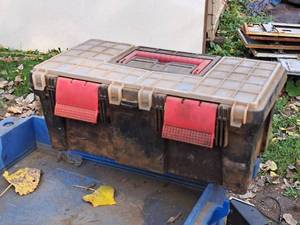 lot 913 image: 16 Plastic Tool Box with Saw Blades, Sockets, Wrenches, Screwdrivers, Misc. Tools