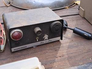 lot 942 image: Vintage Bear Finder 2  2 Radar Detector
