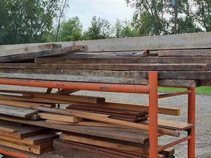 lot 189 image: Lot of (2 Shelves) Scrap Wood