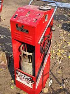 lot 182 image: White Industries Refrigerant Recovery Recycle Center