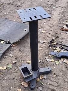 lot 973 image: 32-12 Grinder Stand