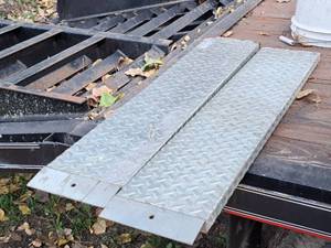 lot 990 image: Lot of (2) Metal Ramps