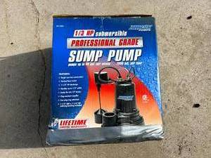 lot 28 image: 13 HP Sump Pump  - New