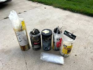 lot 30 image: Tarp Straps & Cable Ties