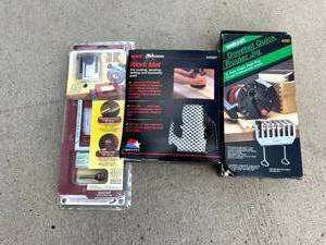 lot 40 image: Router Accessories & Work Mat