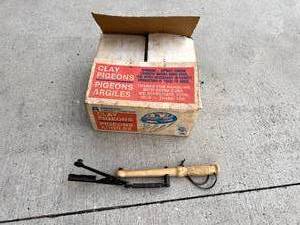 lot 53 image: Clay Pigeons & Thrower