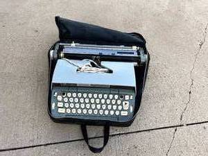 lot 61 image: Smith Corona Typewriter