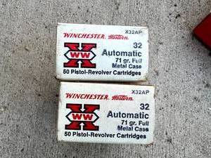 lot 98 image: 32 Automatic Cartridges