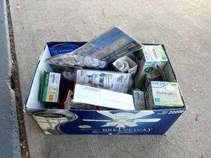 lot 116 image: Box of Light Bulbs