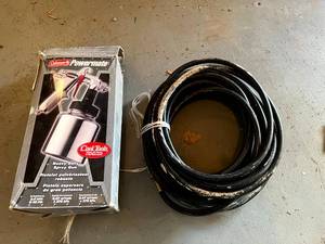 lot 132 image: Air Hose & Spray Gun