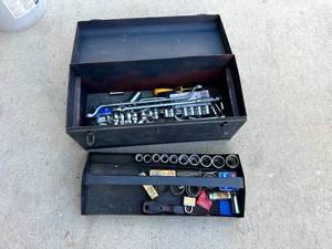 lot 142 image: Tool Box & Contents