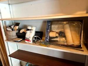 lot 211 image: Shelf Full of Paint Supplies