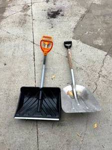 lot 217 image: Shovels