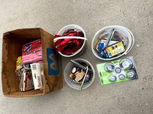 lot 224 image: Tools, Ratchet Straps & Garage Items