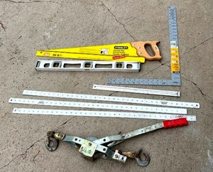 lot 252 image: Come A Long & Tools