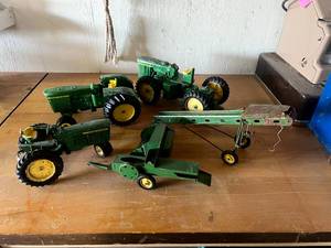 lot 263 image: John Deere Toy TractorsImplements